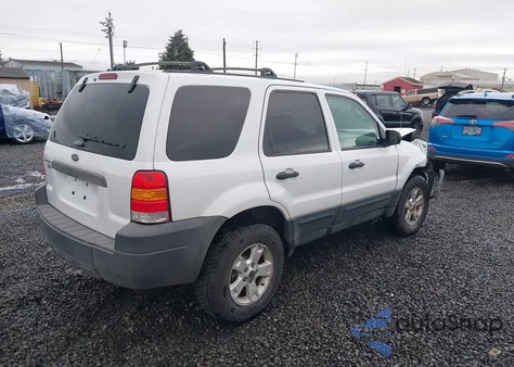 2005 Ford Escape Xlt z USA, uszkodzony, nr VIN 1FMYU93105KA05917